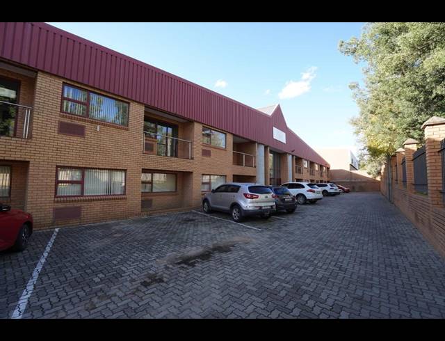 5,358M² WAREHOUSE TO LET IN LASER PARK